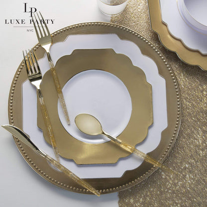 Scalloped Plastic Plates • White • Gold trim | 10 Pack