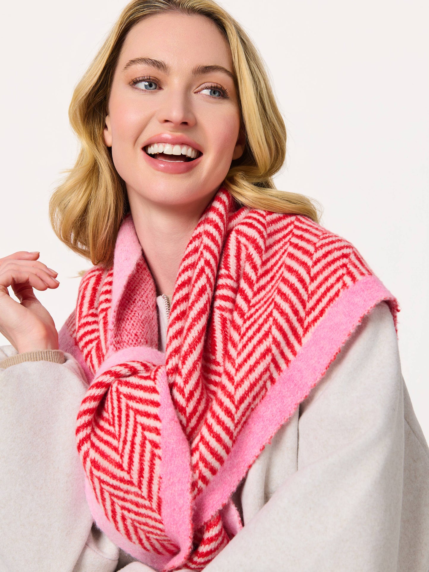 ZIGGY TRIANGLE SCARF