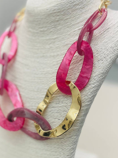 Large Links Necklace (fuchsia)
