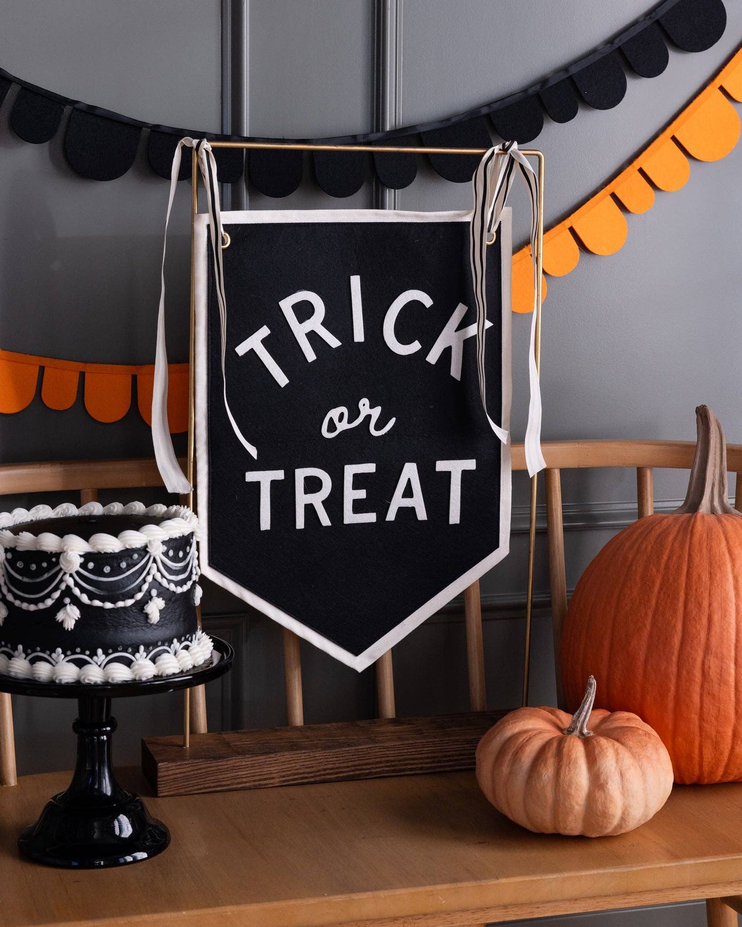 HAL1313 - Trick or Treat Canvas Banner