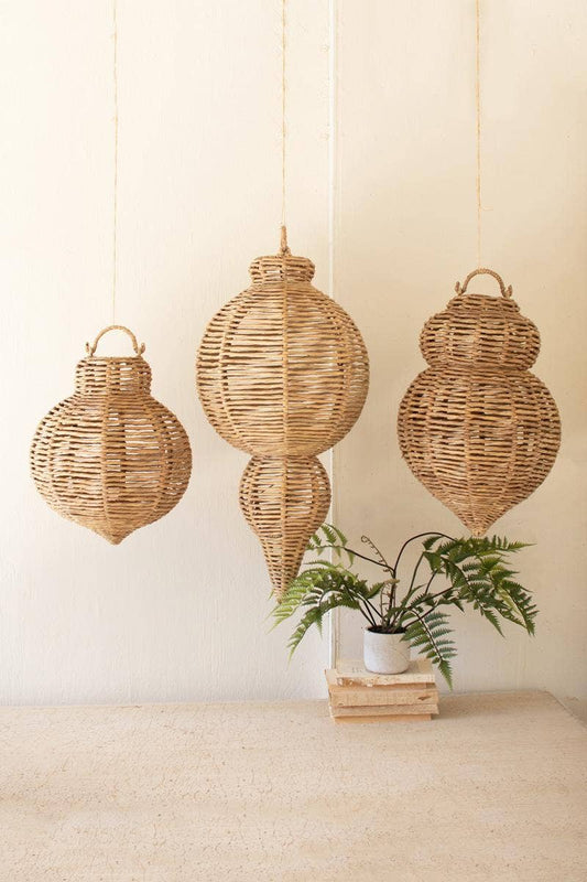 WOVEN SEAGRASS AND IRON ORNAMENTS