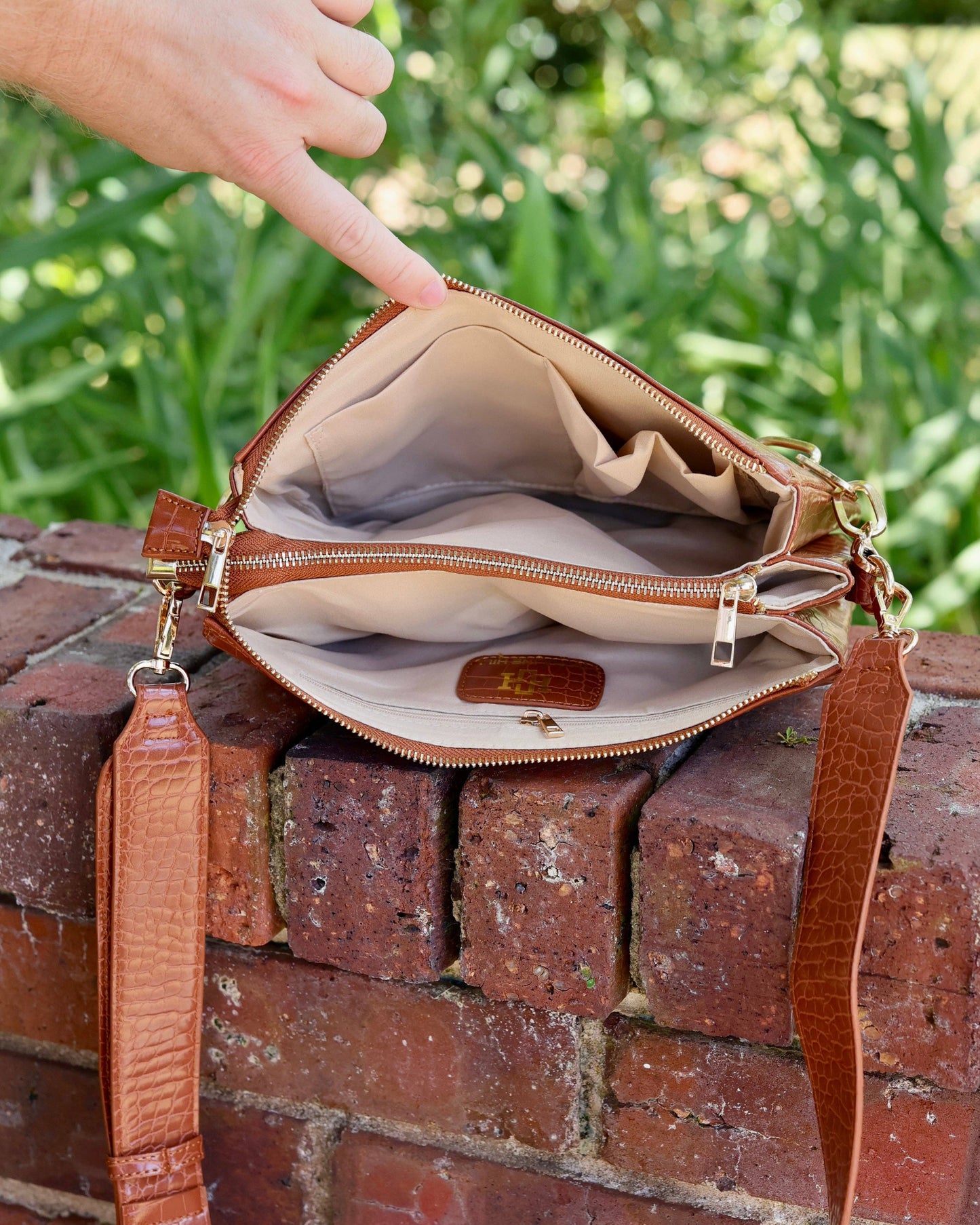 Ariana Crossbody Pearl VQ