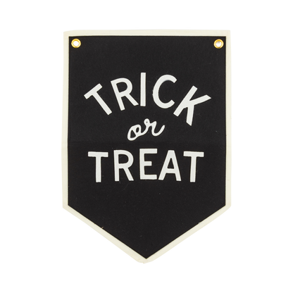 HAL1313 - Trick or Treat Canvas Banner