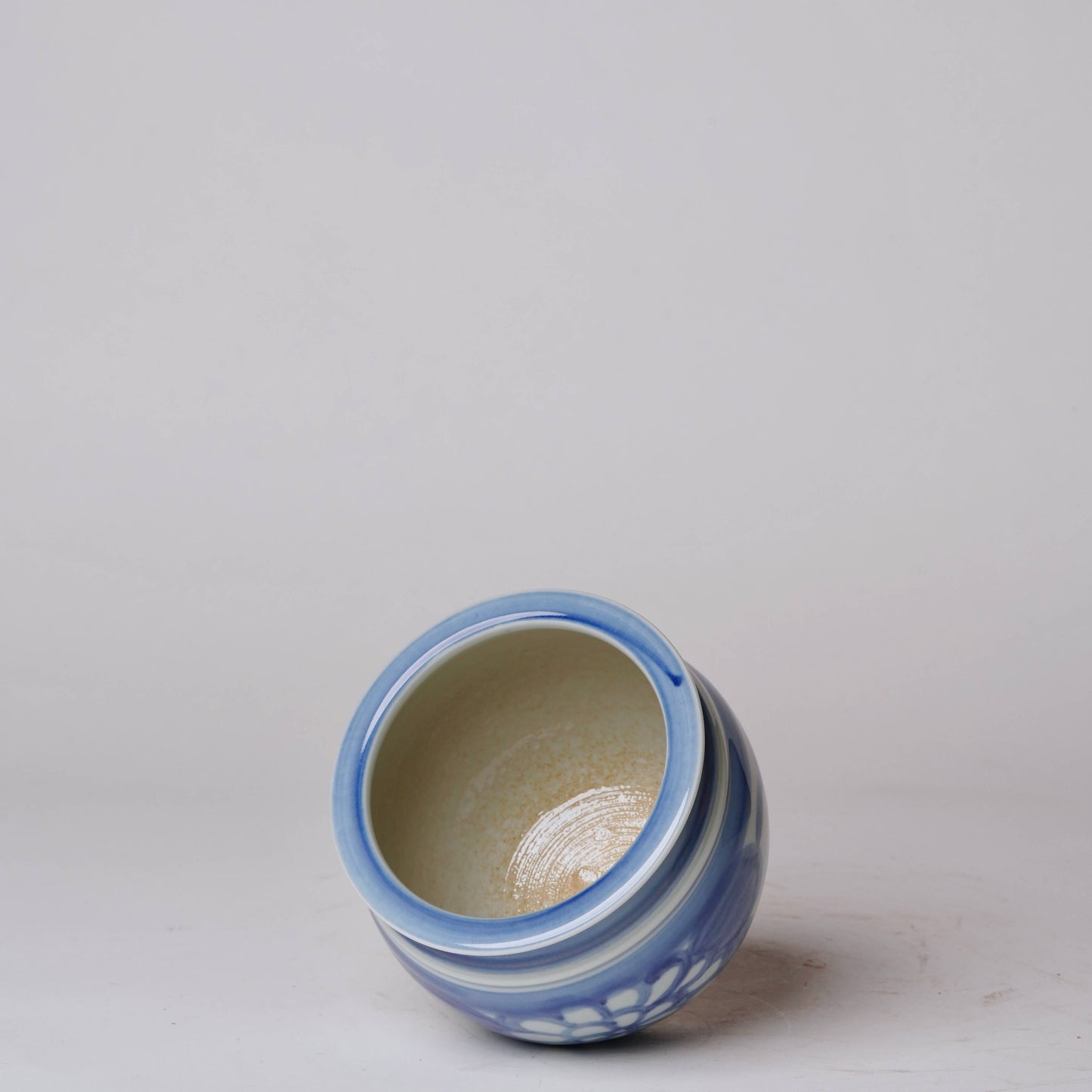 Hand Painted Floral Blue and White Porcelain Small Pot