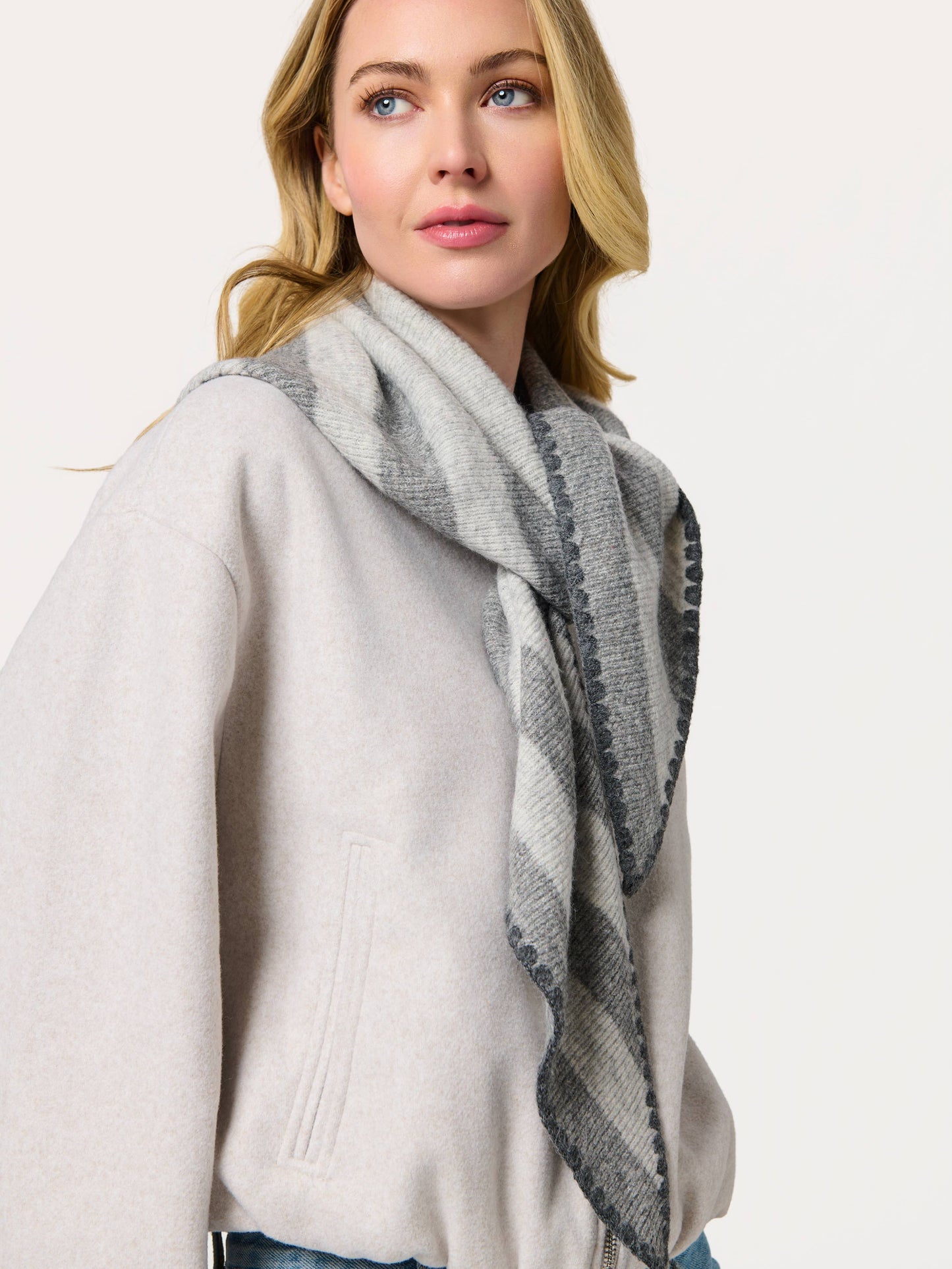 JOY LARGE TRIANGLE SCARF