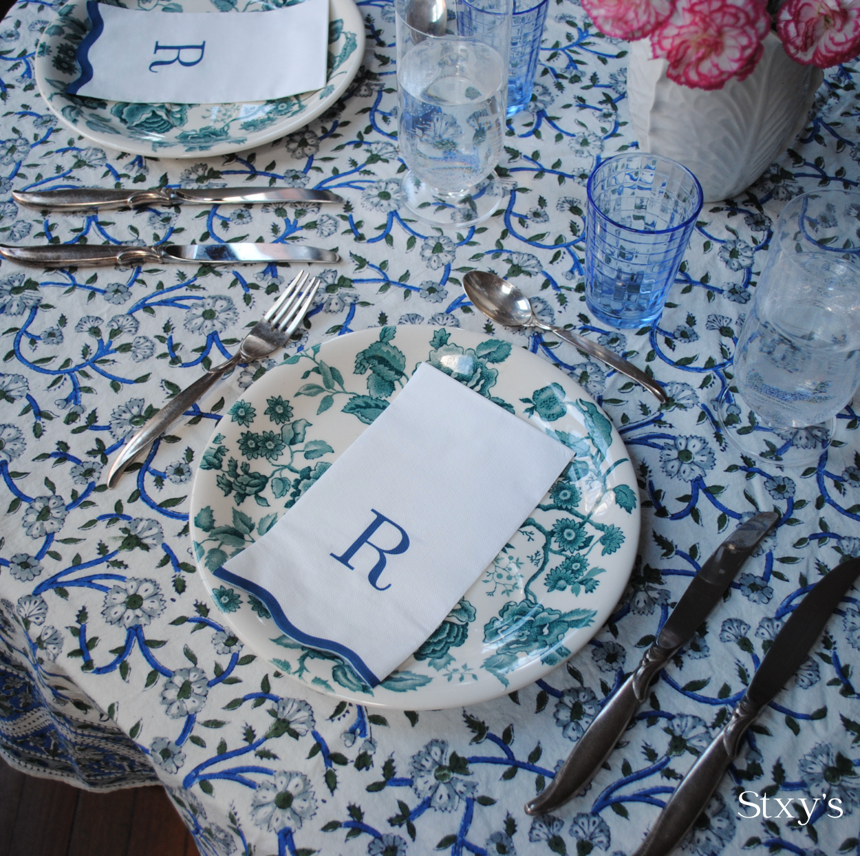 F Initials Letter Monogram Paper Napkins - Blue and White Scalloped
