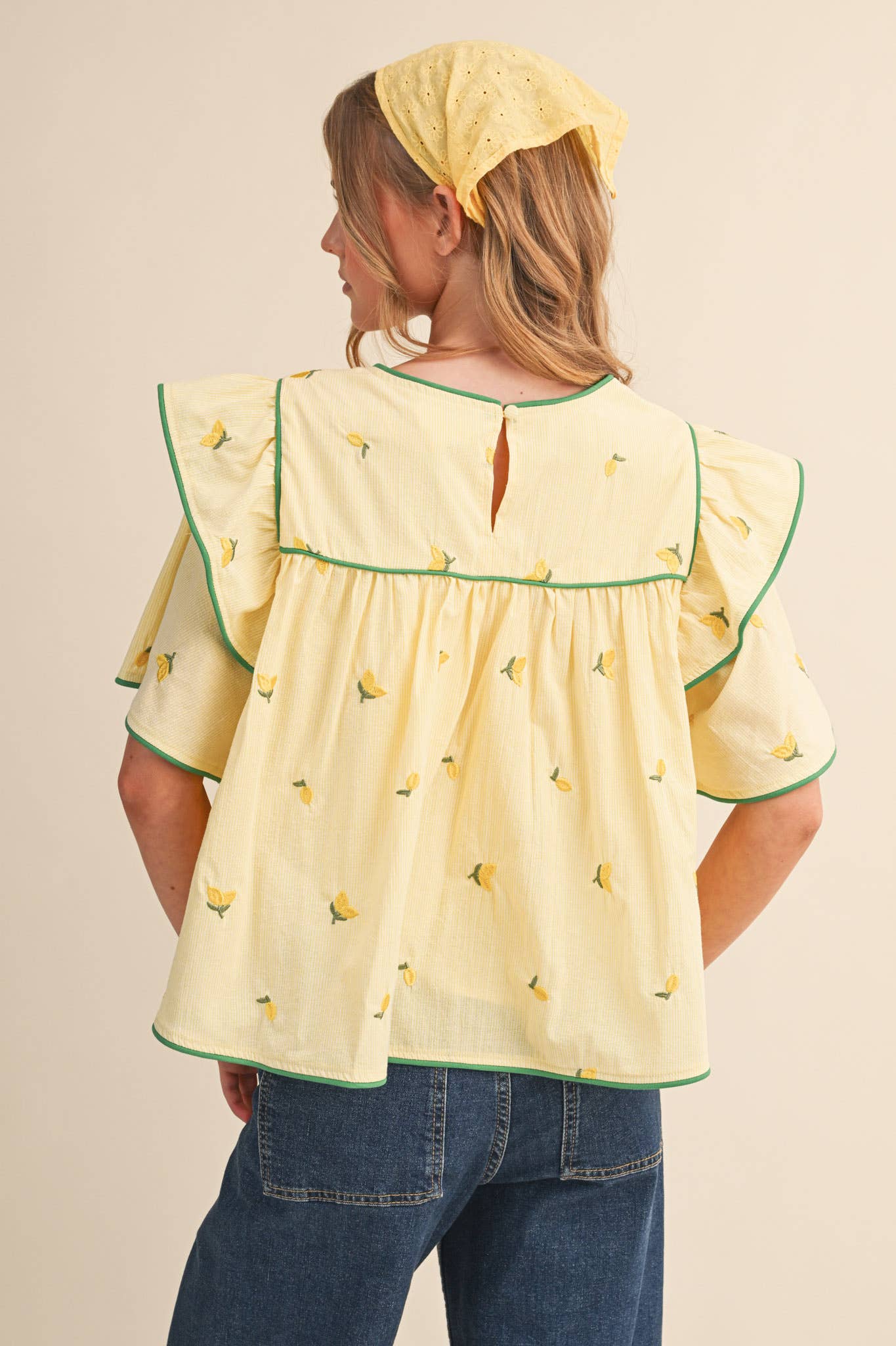 LEMON EMBROIDERY CONTRAST PIPING TOP