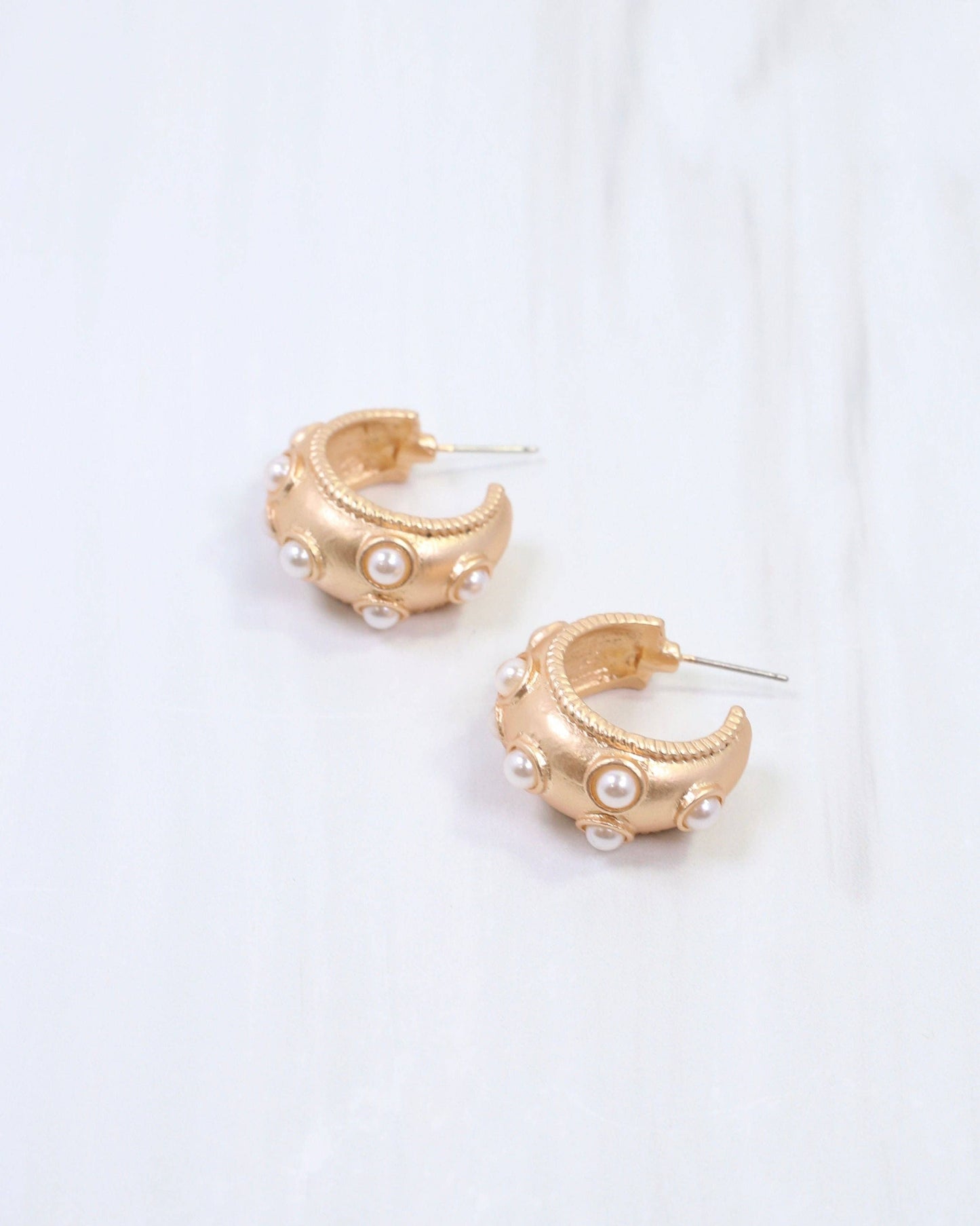 Bobbie Pearl Hoop Earring Matte Gold