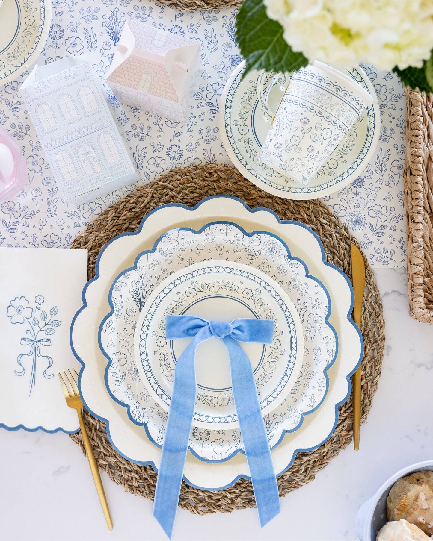 PEM1042 - Pembroke Cream with Blue Edge 12" Paper Plate