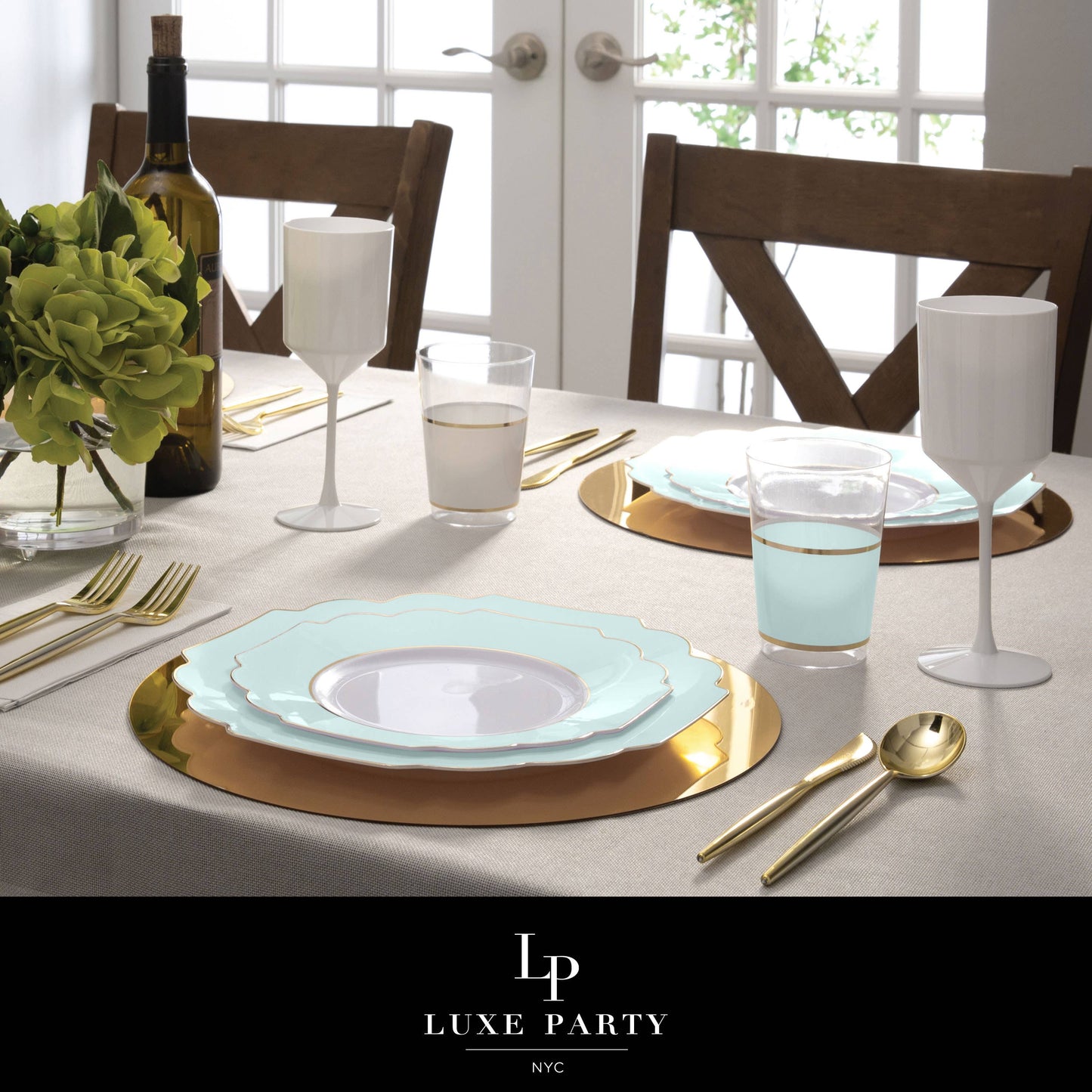 Scalloped Plastic Plates Mint • Gold | 10 Pack
